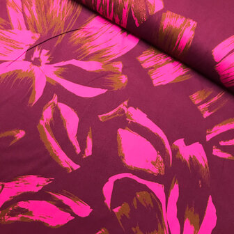 Viscose stretch - Xl fuchsia bloem op wijnrood