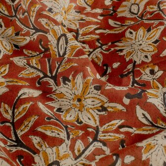 Katoen - Batik oker bloemen op roest