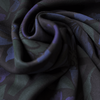 Viscose - Donkere winterbloem op zwart