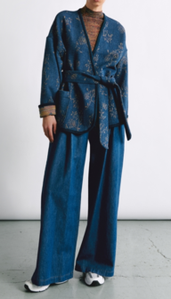 coupon 100 / Jacquard denimblauw met twijgjes fi