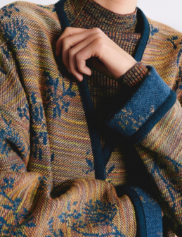 coupon 100 / Jacquard denimblauw met twijgjes fi