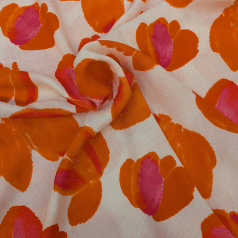 Viscose - Ecru met oranjeroos waterbloem