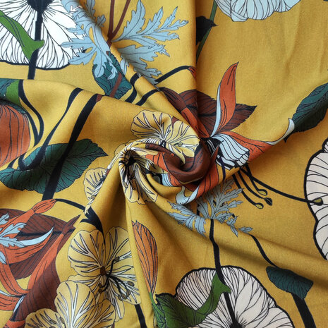 coupon 170 /Viscose - Grote wilde bloemen op mosterd