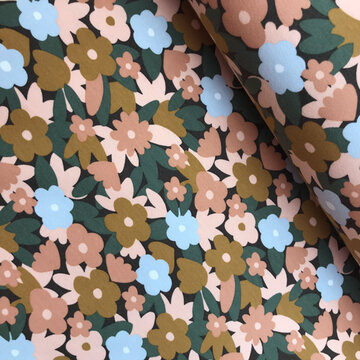 Sweater - Pastelbloem op camouflagegroen